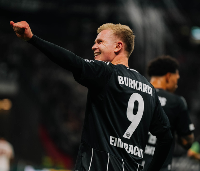 作为土超冠, 相比之下 作为土超冠, 相比之下